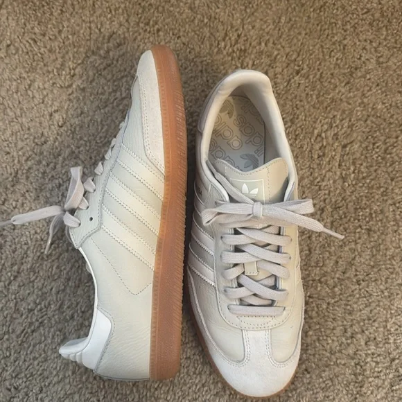 Sambas - Picture 3 of 3